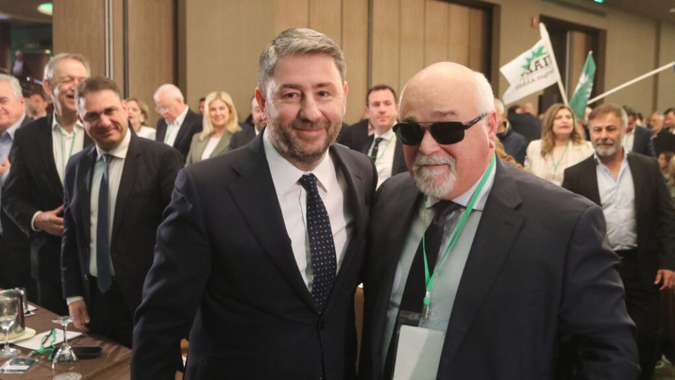 ΠΑΣΟΚ: Στόχος η μάχη της πρωτιάς